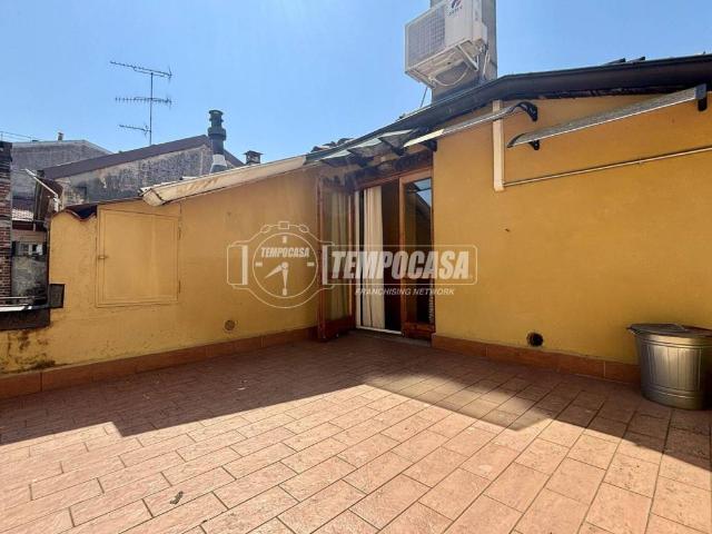 Appartamento in affitto ad Arona, terrazzo, riscaldamento autonomo, parzialmente arredato TrovaCasa