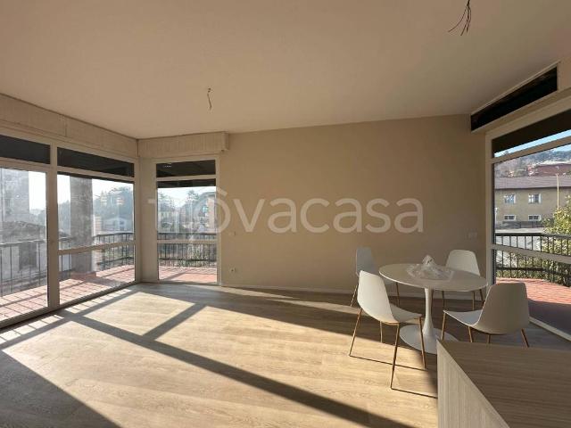 Appartamento in affitto ad Arona via Angelo Cantoni, 21, terrazzo, ristrutturato, lavastoviglie TrovaCasa