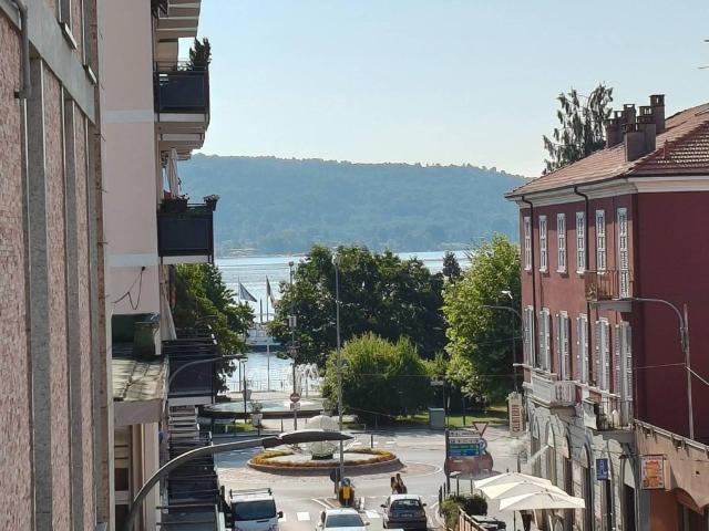 Appartamento in affitto ad Arona via Giacomo Matteotti, 13, vista lago, ristrutturato, balcone TrovaCasa