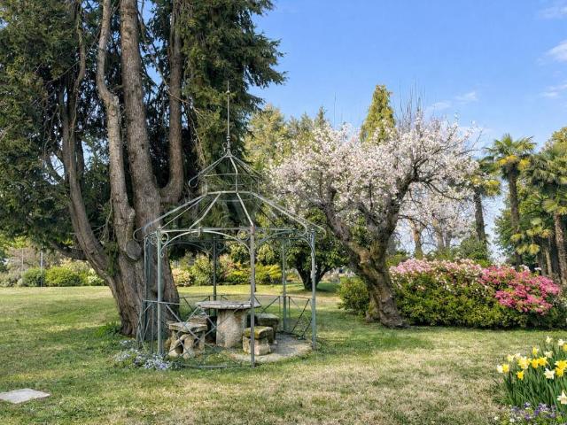 Appartamento in affitto ad Arona via Verbano, 1, arredato, giardino, terrazzo TrovaCasa