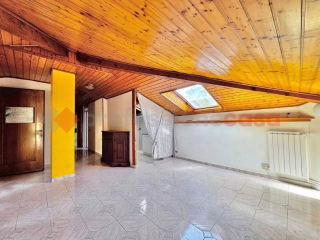 Appartamento in affitto ad Arona corso Matteotti, non arredato/vuoto, terrazzo, riscaldamento autonomo TrovaCasa