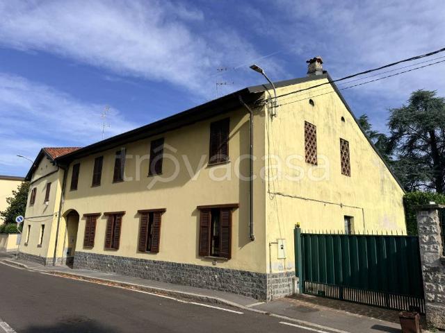 Appartamento in affitto ad Arcore via 24 Maggio, 60