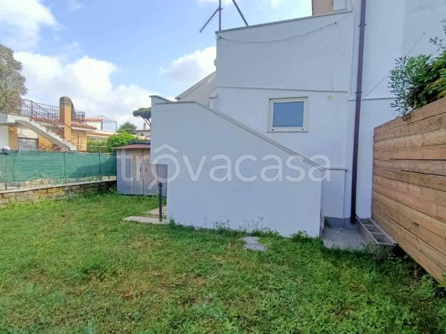 Appartamento in affitto ad Ardea viale Corona Australe, arredato, giardino privato, posto auto TrovaCasa