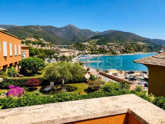 Appartamento in affitto ad Arenzano via della Pineta, 11, arredato, giardino privato, box TrovaCasa