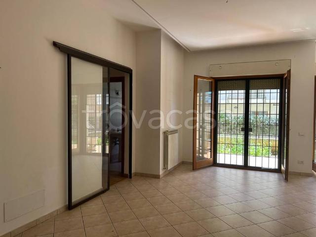 Appartamento in affitto ad Artena via Riccardo Palma, 3, non arredato/vuoto, giardino privato, terrazzo TrovaCasa