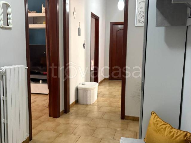 Appartamento in affitto ad Arzano via Don Cesare Errichiello, terrazzo, parzialmente arredato, centrale TrovaCasa