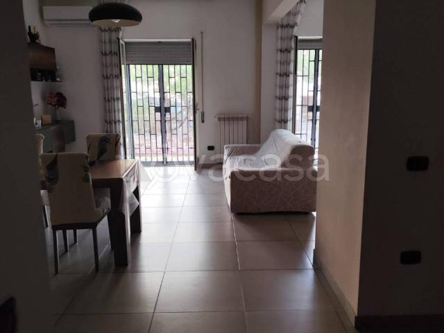 Appartamento in affitto ad Arzano via Sette Re, non arredato/vuoto, buono stato, balcone TrovaCasa
