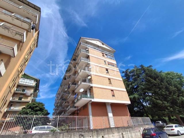 Appartamento in affitto ad Avellino via Antonio Annarumma, 42, non arredato/vuoto, box, buono stato TrovaCasa