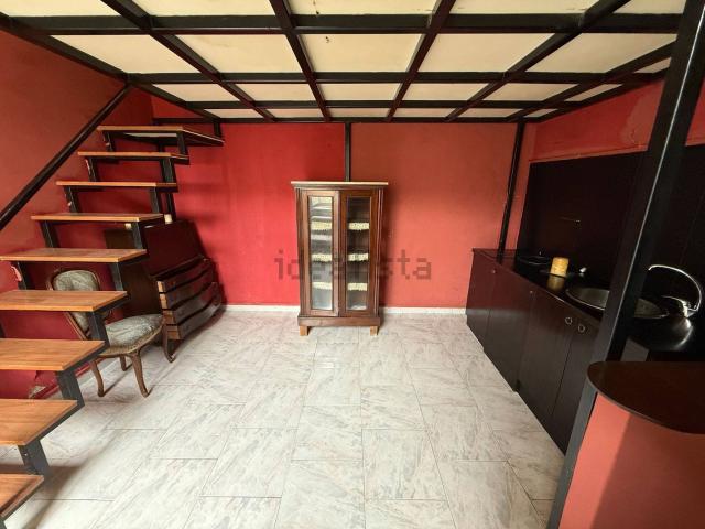 Appartamento in affitto di 40 m² in Via Gioviano Pontano