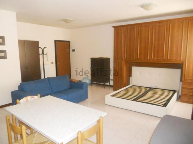 Appartamento in affitto di 42 m² in Via CALDERINI