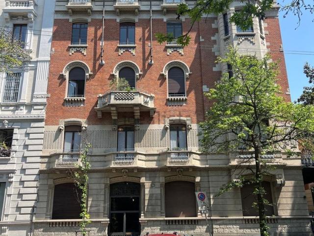Appartamento in affitto di 430 m² in Via Alberto da Giussano, 16