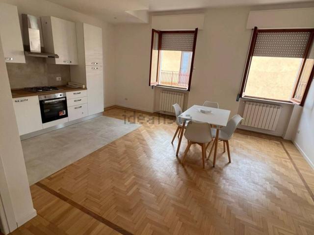 Appartamento in affitto di 45 m² in Via Martiri della Resistenza, 17