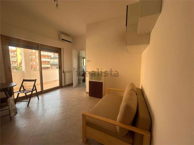 Appartamento in affitto di 45 m² in Via Olanda, 35