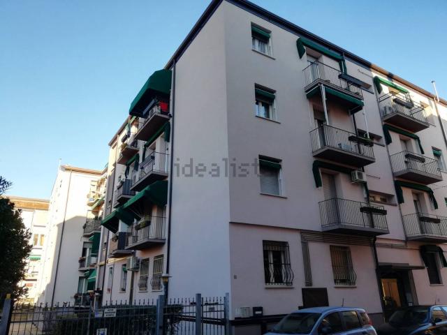 Appartamento in affitto di 45 m² in Via Rosa Angelini