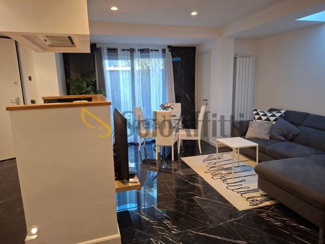 Appartamento in affitto di 53 m² in Via Anagnina, 143
