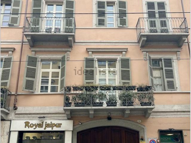 Appartamento in affitto di 50 m² in Via Accademia Albertina, 35