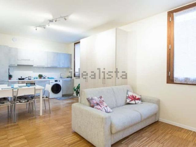 Appartamento in affitto di 50 m² in Via Francesco Primaticcio, 157