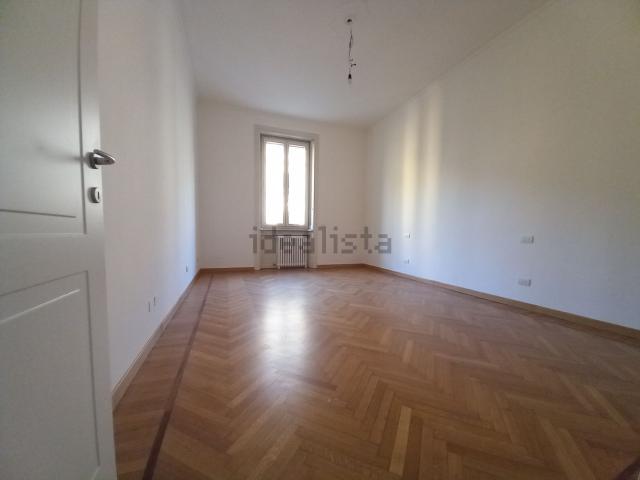 Appartamento in affitto di 511 m² in Piazza Santa Maria Beltrade, 2