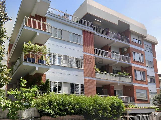 Appartamento in affitto di 51 m² in Via Festo Avieno, 246