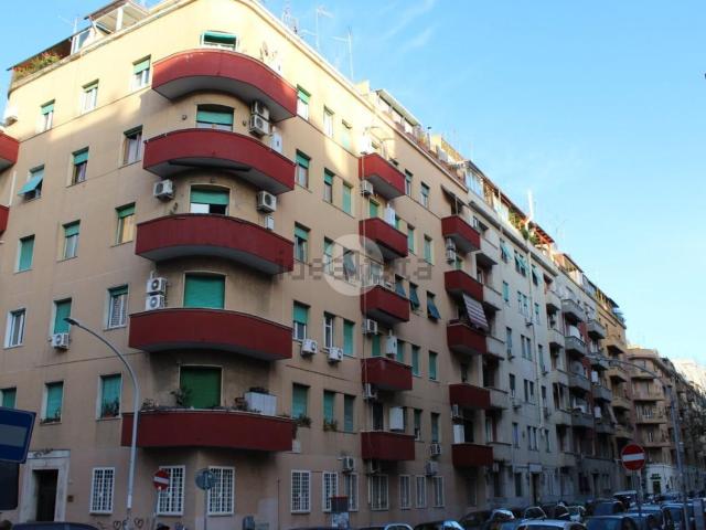 Appartamento in affitto di 57 m² in Via Clelia, 64