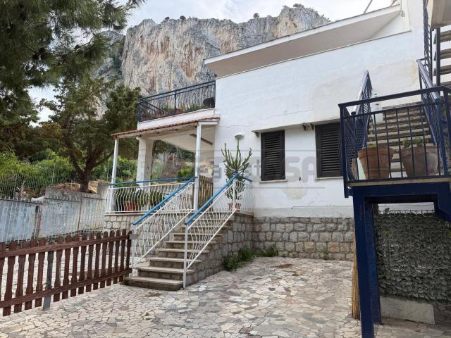 Appartamento in affitto di 55 m² in Lungomare Cristoforo Colombo, 2528