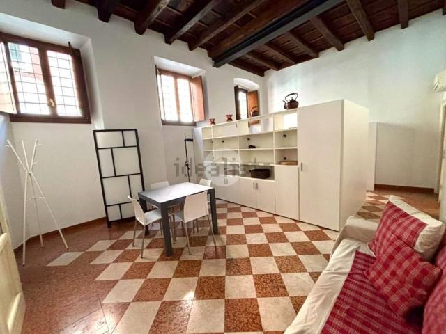 Appartamento in affitto di 55 m² in Vicolo Chiodo, 2