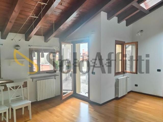 Appartamento in affitto di 55 m² in Via Emilio Gino Segre&apos , 4