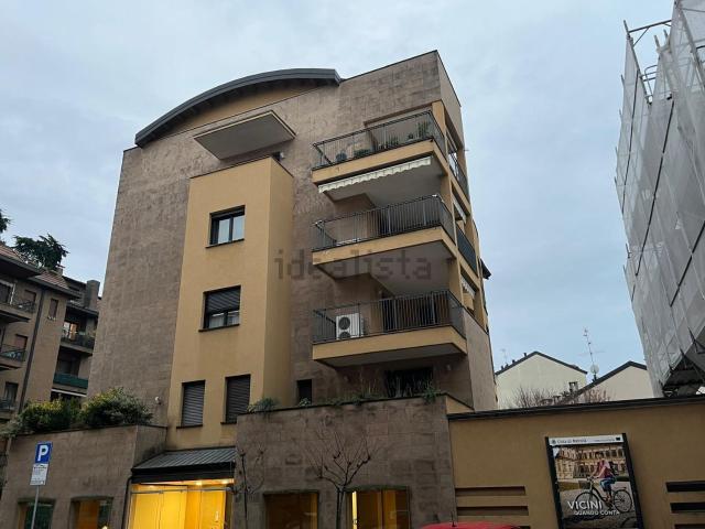 Appartamento in affitto di 55 m² in Via Matteo da Campione, 15