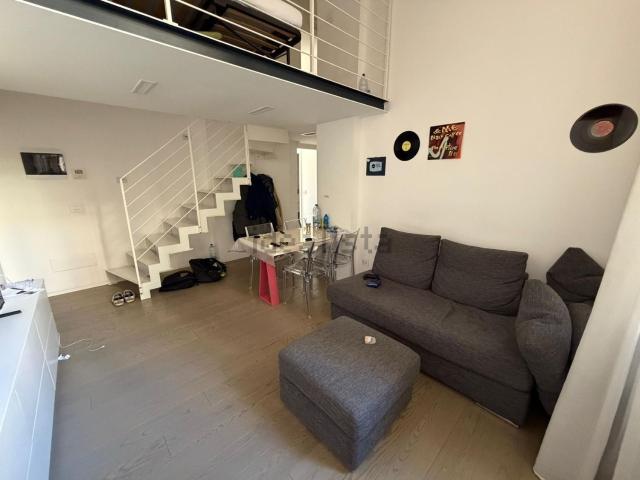 Appartamento in affitto di 55 m² in Viale Beatrice d&apos Este, 21