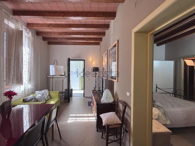 Appartamento in affitto di 55 m² in Viale Cairoli, 1