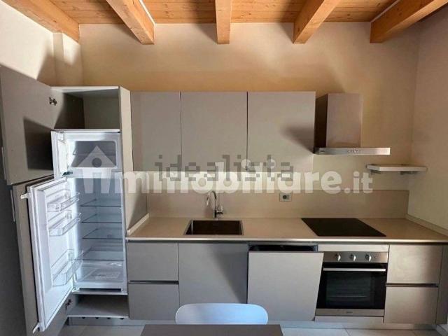 Appartamento in affitto di 58 m² in Via Roma, 8