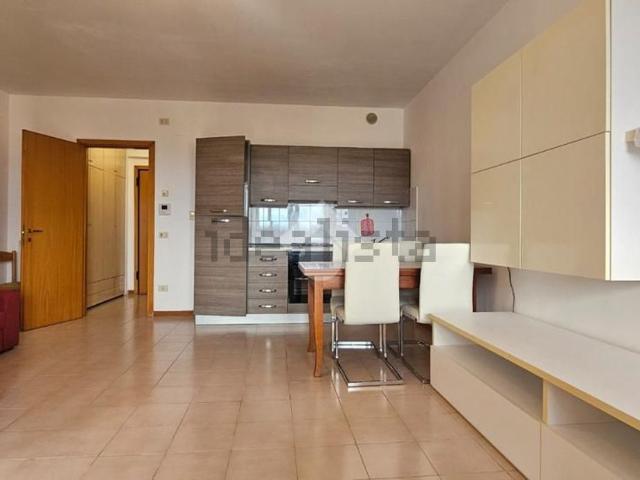 Appartamento in affitto di 63 m² in Via Cortonese, 27