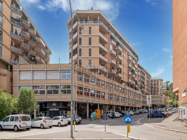Appartamento in affitto di 63 m² in Via Federico Rosazza