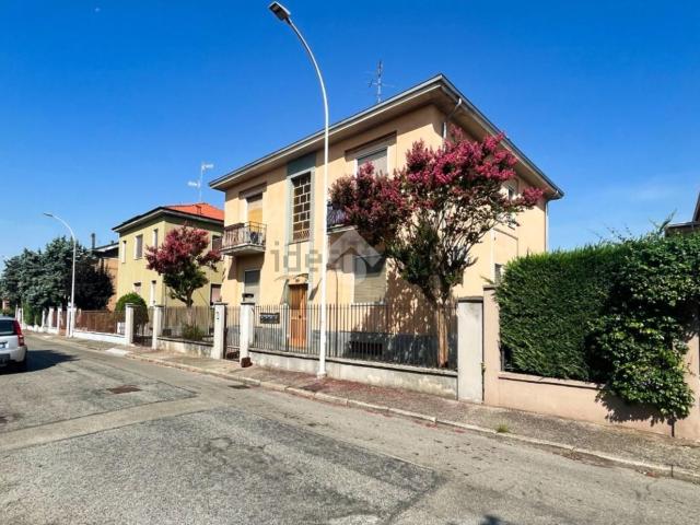 Appartamento in affitto di 63 m² in Via Lucania, 16