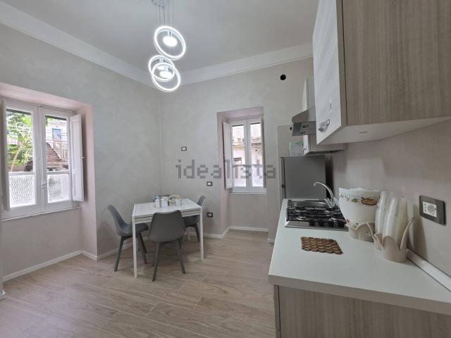 Appartamento in affitto di 60 m² in Via Bartolomeo Prignano, 1
