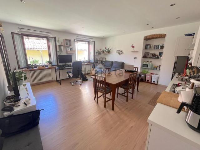 Appartamento in affitto di 60 m² in Via del Pino, 42