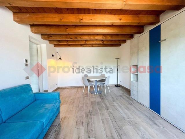 Appartamento in affitto di 60 m² in Via Fenilon, 95