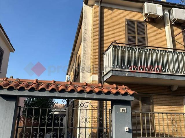 Appartamento in affitto di 60 m² in Via L&apos  Aquila