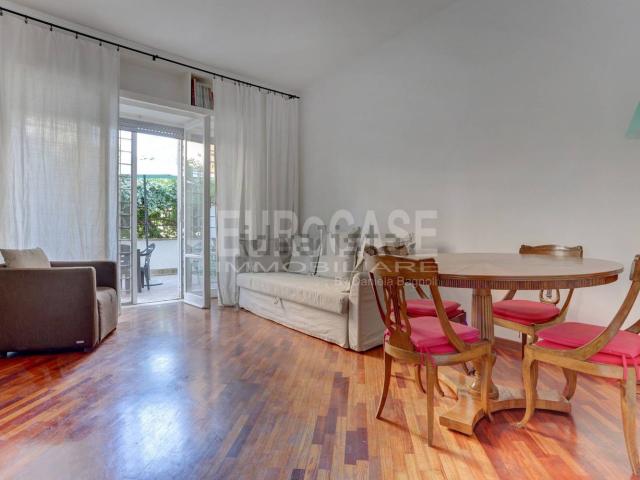 Appartamento in affitto di 60 m² in Via Marco Besso