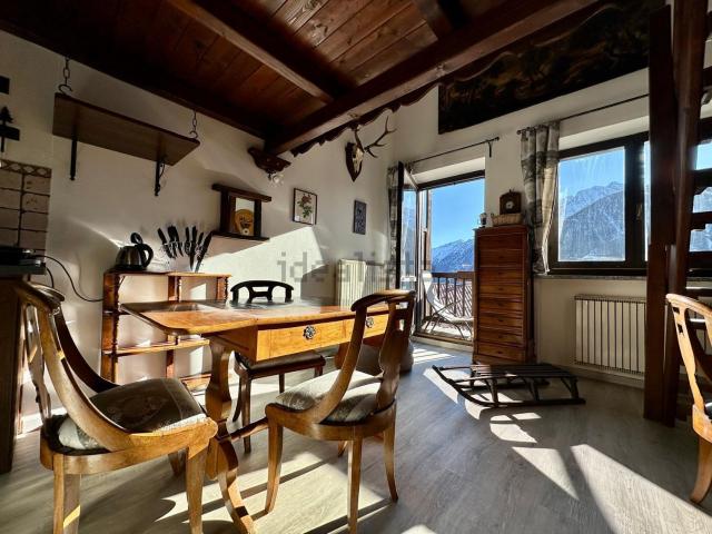 Appartamento in affitto di 60 m² in Via Principale, 30