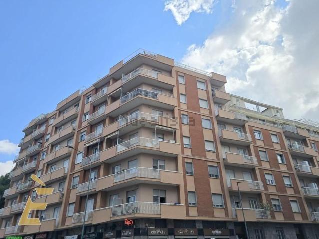 Appartamento in affitto di 61 m² in Via Alfonso Ogliaro, 44