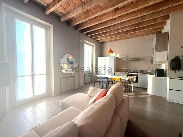 Appartamento in affitto di 61 m² in Via castelvetro, 16