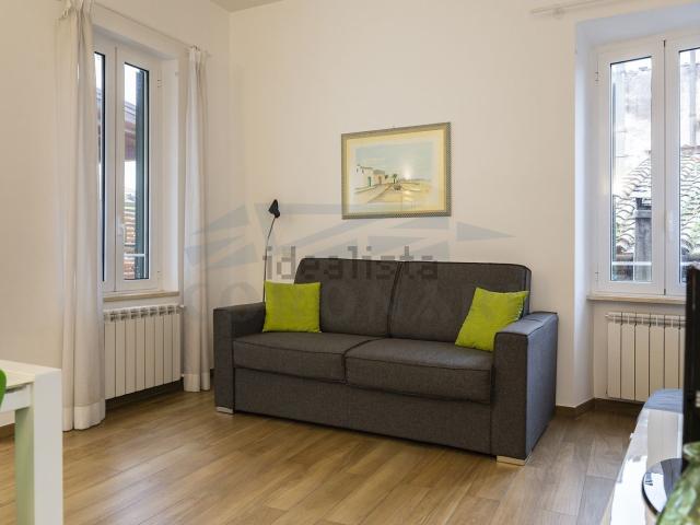 Appartamento in affitto di 61 m² in Via dei Banchi Nuovi