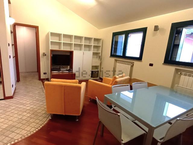 Appartamento in affitto di 61 m² in Via Fratelli Zoia, 216