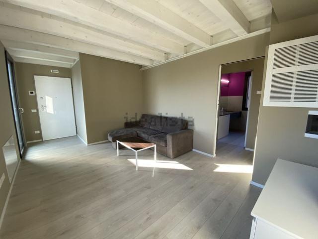 Appartamento in affitto di 62 m² in Via Roma