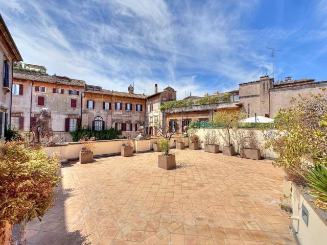 Appartamento in affitto di 630 m² in Via dei Coronari