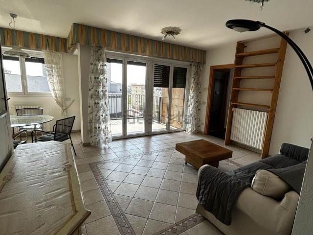 Appartamento in affitto di 64 m² in Piazza della Trivulziana, 4