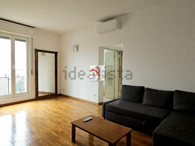 Appartamento in affitto di 64 m² in Piazzale Gabrio Piola, 11
