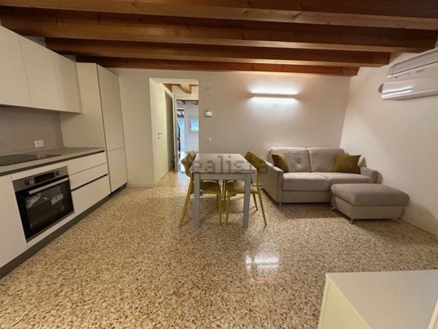 Appartamento in affitto di 64 m² in Strada Pozzetto, 8