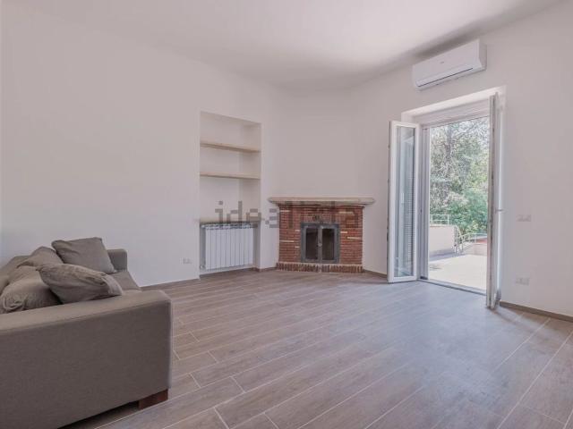 Appartamento in affitto di 64 m² in Via Appia Antica, 174